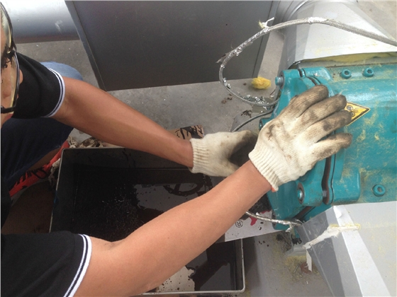 羅德售后人員為客戶提供周到的售后服務(wù) 羅德售后人員為客戶提供周到的售后服務(wù)